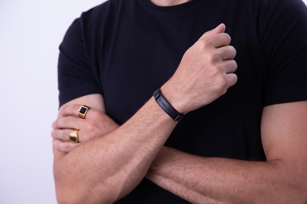 Pulseira de Couro "FÉ + FORÇA + CORAGEM" Cod. 06317 - Universo Maschio