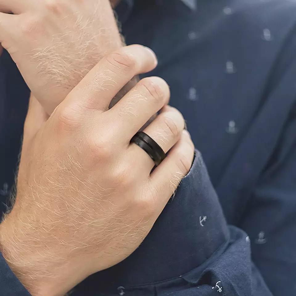Anel Masculino Preto 8mm - Universo Maschio